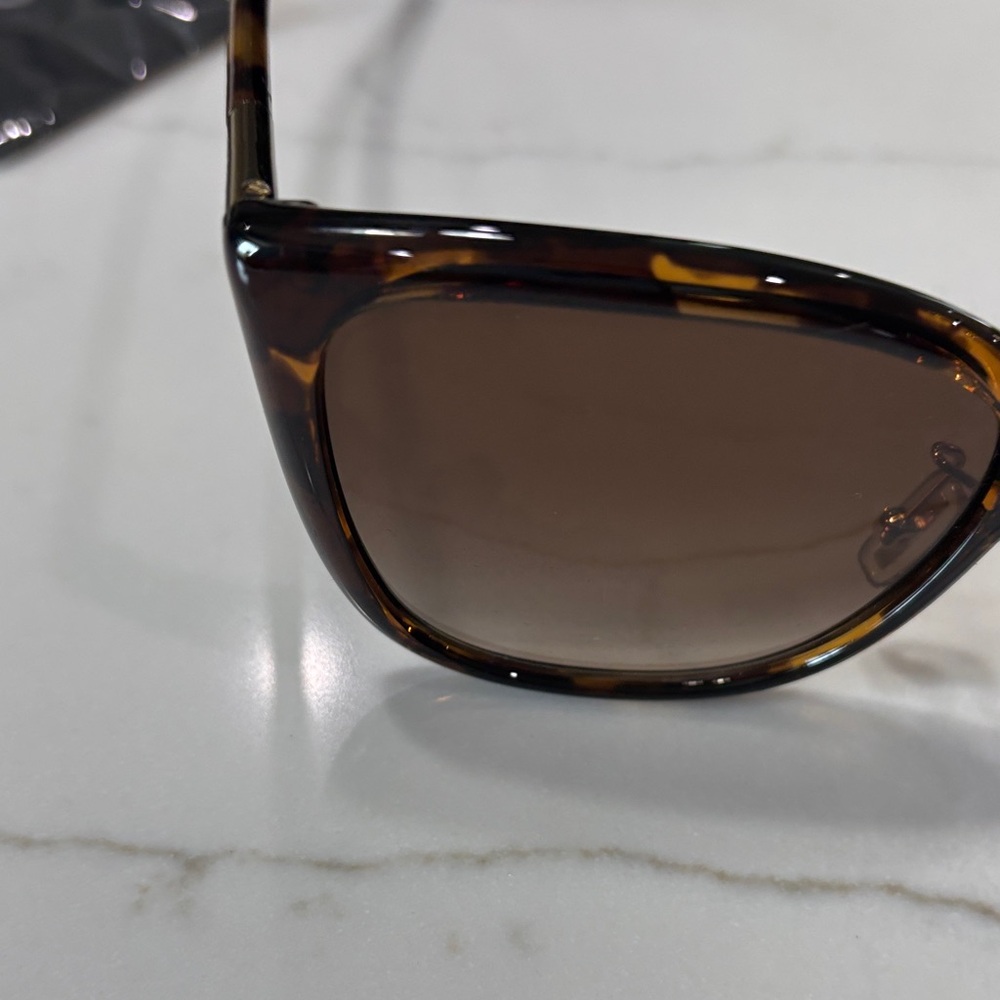 Coach Brown Tortoise Cat-Eye Sunglasses with Brown Gradient Lenses - Picture 10 of 14